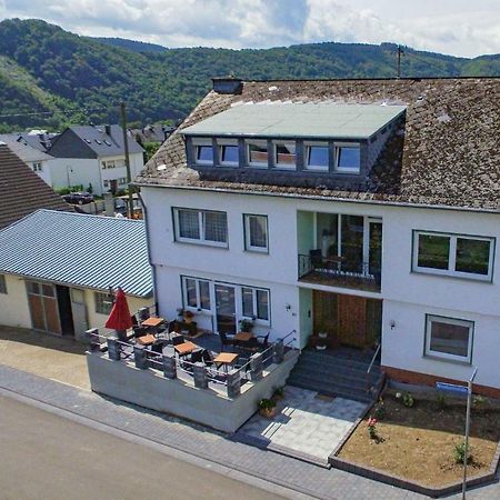 Weingut Gerd Muellers Hotel Krov Exterior photo