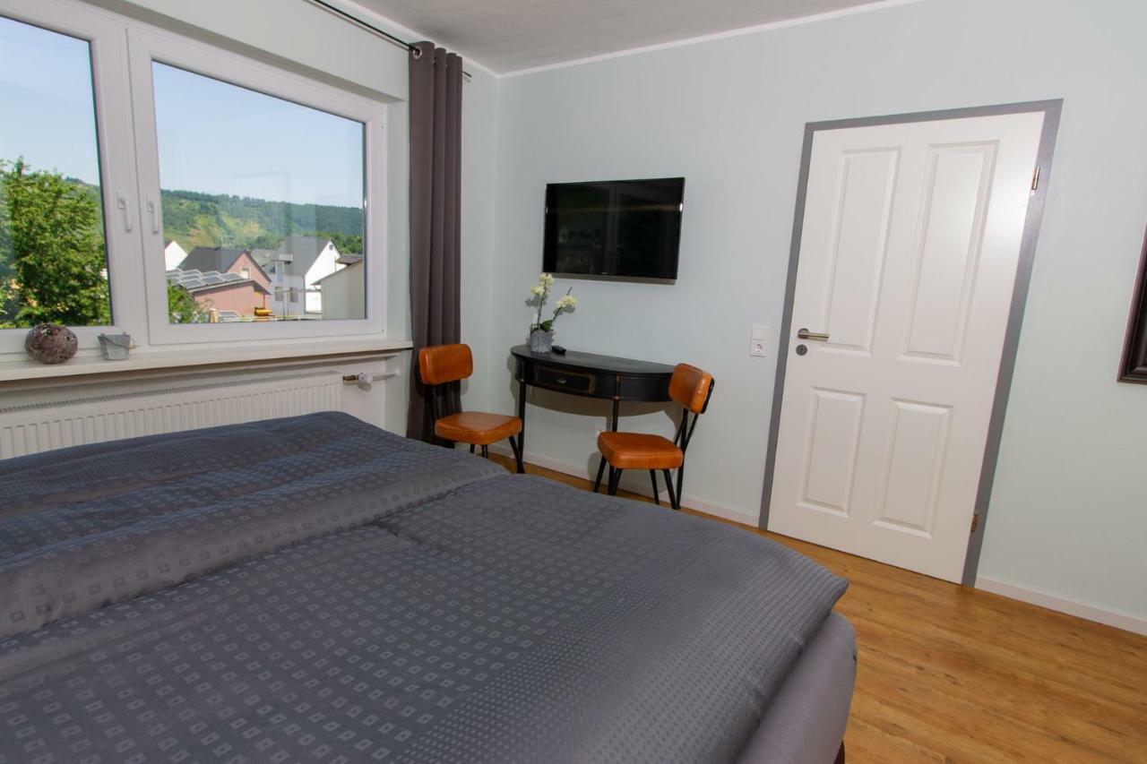 Weingut Gerd Muellers Hotel Krov Exterior photo